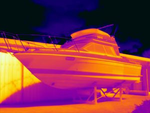 Warmtebeeld van een boot inspectie